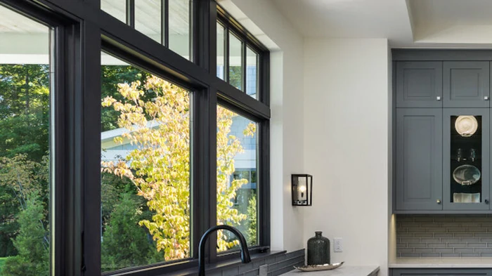 чорні вікна