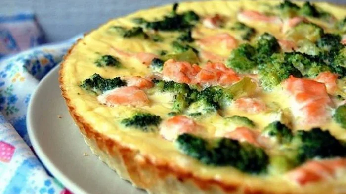 Пирог со спаржей и красной рыбой: оригинальный рецепт