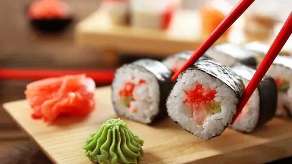 ПП-ужин: можно ли есть роллы и не вредить фигуре?