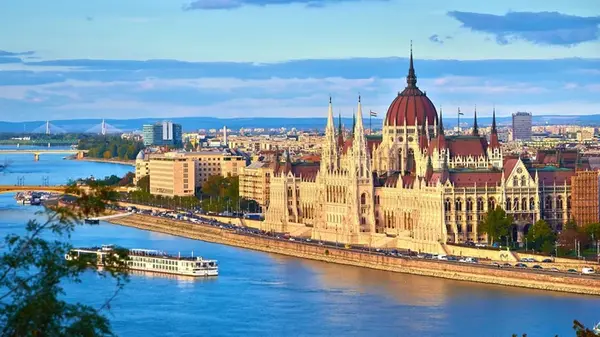 Туристам назвали пять лучших городов Европы для семейного отдыха этой осенью