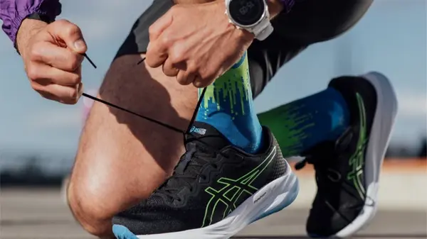 Цена мужских кроссовок Asics и что влияет на стоимость