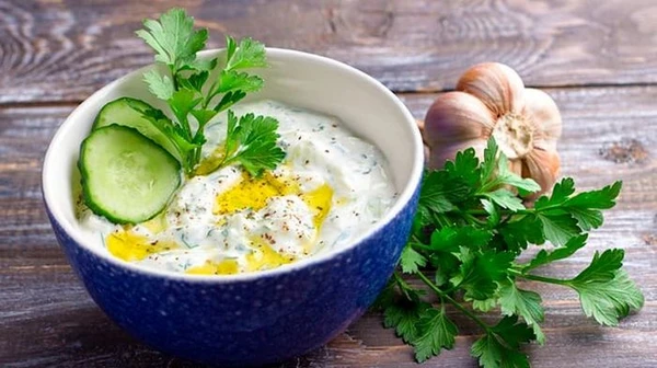 Соусы из сметаны: универсальная основа для кулинарных экспериментов