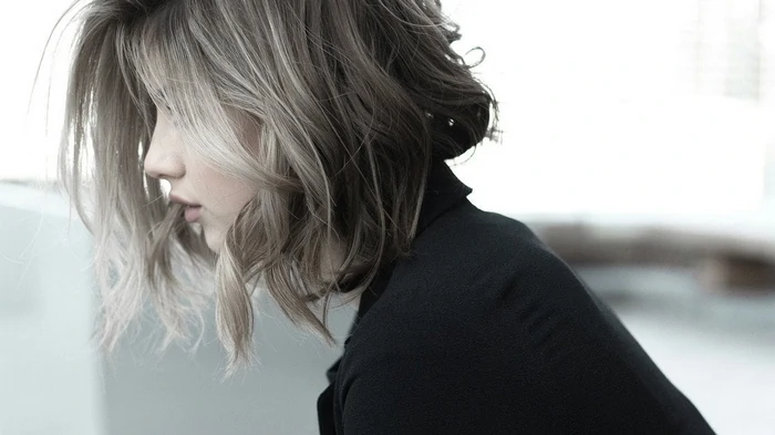 Секрет густых волос без укладки: семь объемных причесок, которые работают мгновенно