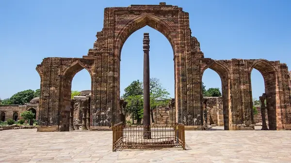 Железный столб в Индии не ржавеет уже 1600 лет: в чем тайна