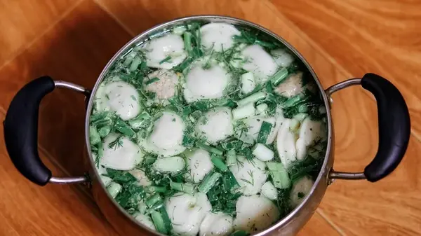 Чтобы пельмени не разваривались: просто бросьте это в кастрюлю во время приготовления