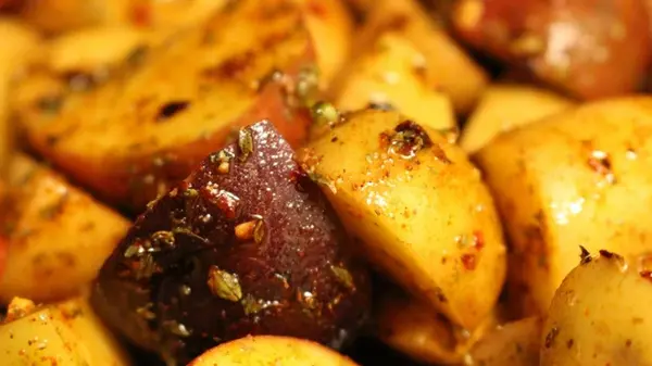 6 поваров спросили, как лучше всего запечь картошку: все они сказали одно и то же