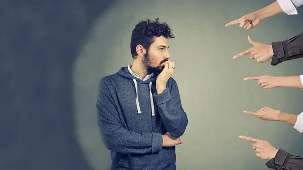 Почему люди вас критикуют: распространенные причины и как правильно реагировать