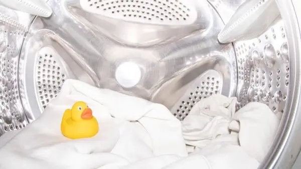 Зажмите две кнопки и стиральная машина сама очистится от плесени: этот секрет должен знать каждый