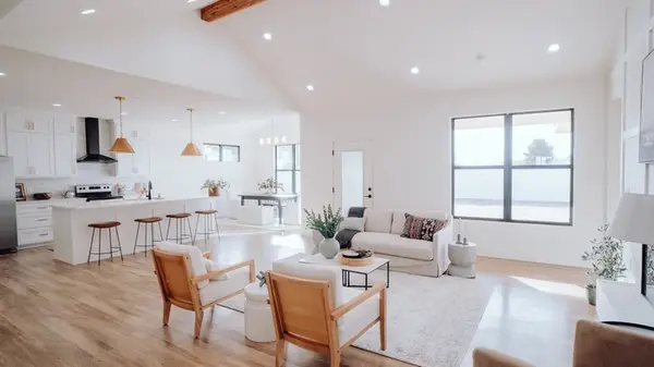 Топ-4 лайфхаков по дизайну интерьера открытой планировки, которые вам захочется повторить дома