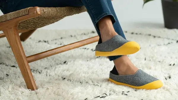 Не держите дома две пары тапочек: примета, которую знают единицы