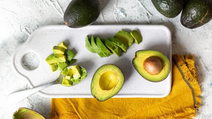 Раскрыт гениальный трюк, после которого авокадо не будет темнеть
