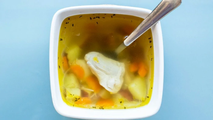 Если пересолили суп: вот простой способ исправить за 2 минуты