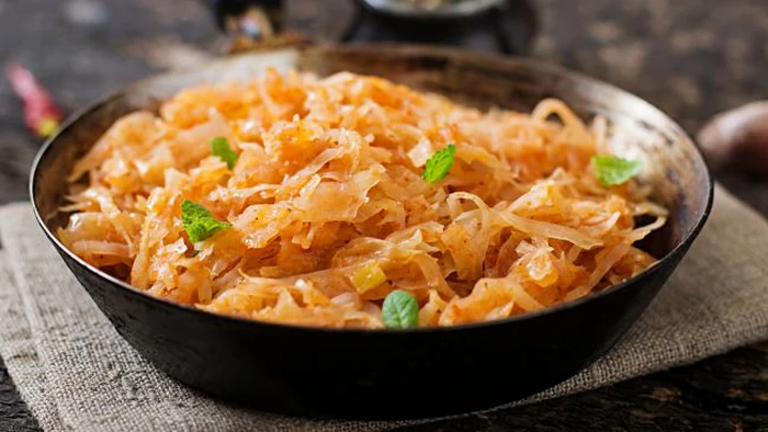 Такой тушеной капусты вы еще не готовили: рецепт сочного блюда