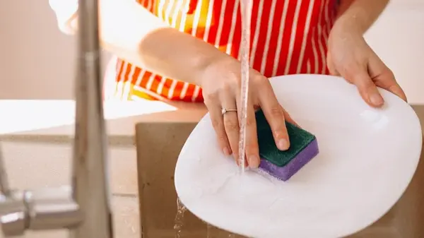 Чем заменить губки для мытья посуды: вам непременно понравятся эти альтернативы