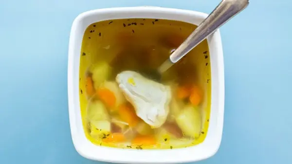 Если пересолили суп: вот простой способ исправить за 2 минуты