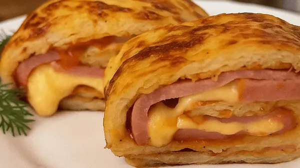 Картофельный рулет с бужениной и сыром: рецепт вкусной закуски