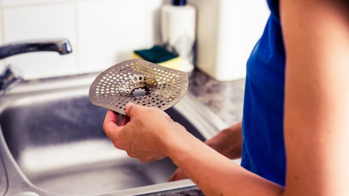 Как убрать запах канализации на кухне: 5 простых хитростей