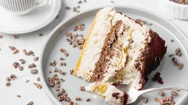 Нежный кофейный торт без лишних хлопот: готовится проще, чем кажется