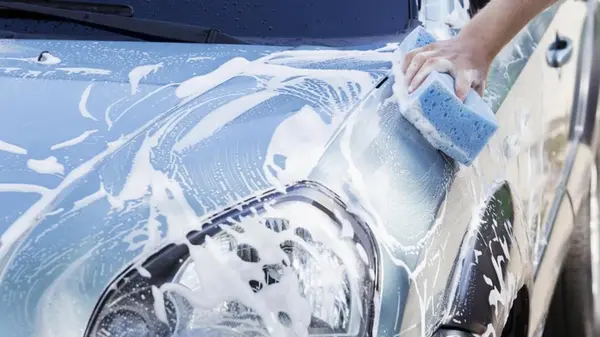 Портится ли покрытие авто, если мыть его каждый день: эксперты предостерегли от ошибки