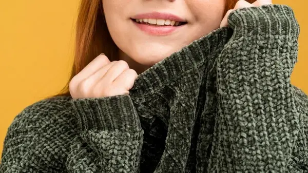 Почему лучше не стирать шерстяной свитер: секреты ухода за теплыми вещами