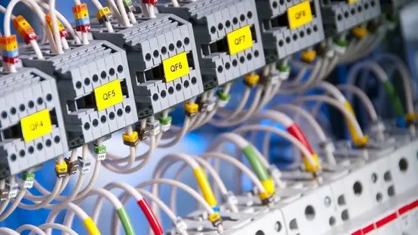 Электрощитовое оборудование: основные виды и плюсы использования