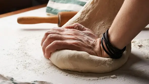 Совет пекарей: простой ингредиент, который заставит дрожжевое тесто подняться вдвое быстрее