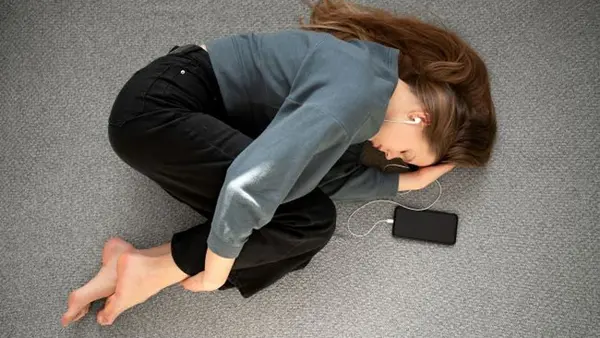 Кто такие думеры и почему сейчас так можно назвать почти каждого второго человека