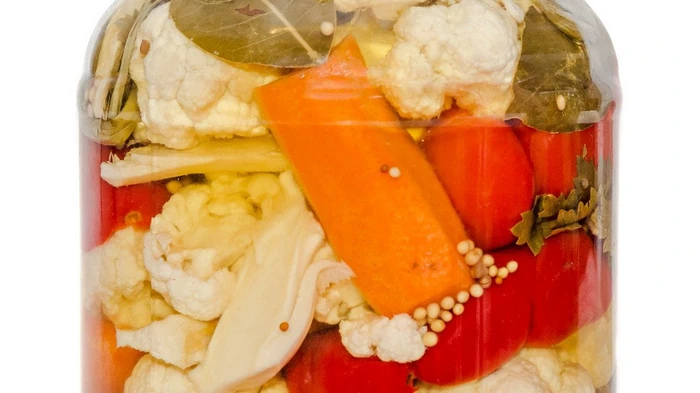 Цветная маринованная капуста: рецепт оригинальной закуски