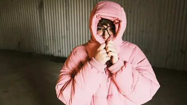 Пуховик, как новый, без химчистки: пошаговый домашний алгоритм для новичков