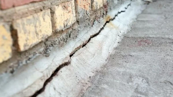 Как понять, что фундаменту дома срочно нужен ремонт