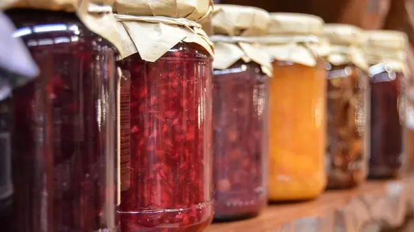 Как легко высушить влажный погреб свечой: проверенный способ сохранить урожай до лета