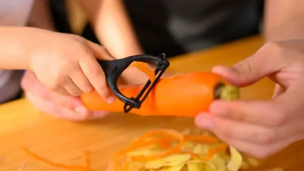 Какие овощи и фрукты лучше не чистить: их кожура содержит кучу витаминов и других полезных веществ