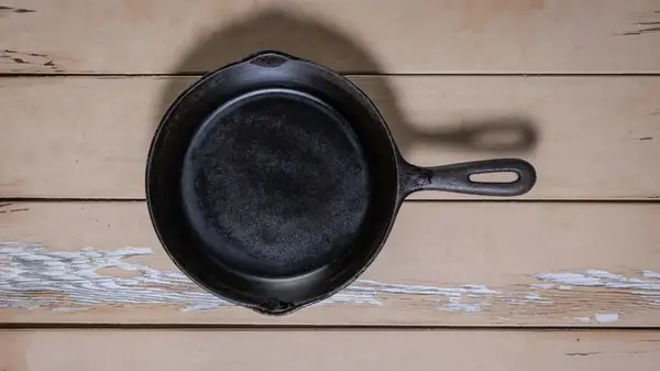 Когда пора заменить чугунную сковороду: ответ вас может удивить