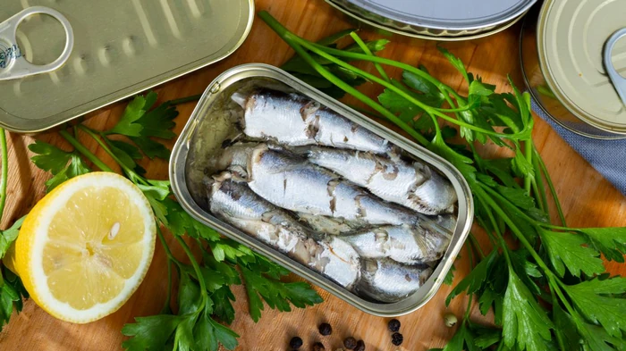 Диетолог рассказала, где больше омега-3 и белка, в сардинах или тунце
