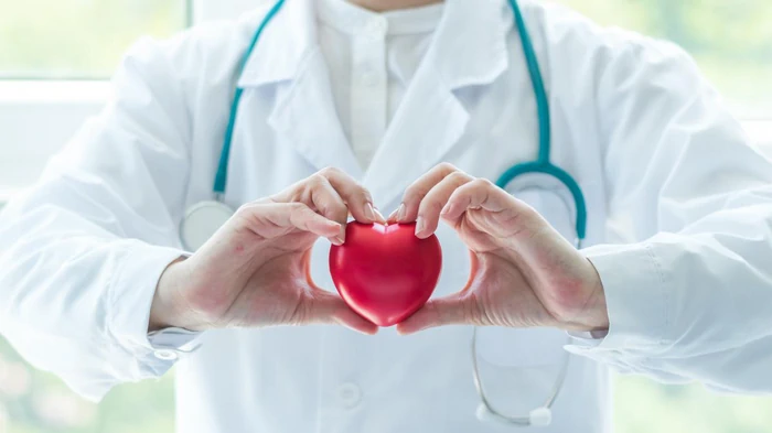 Что пить для здоровья сердца ежедневно: кардиологи назвали один напиток