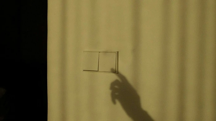 Почему простое выключение света не уменьшает счета за электроэнергию