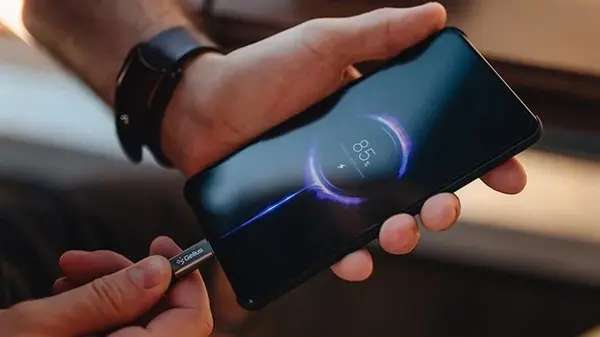 Как правильно заряжать смартфон, чтобы продлить жизнь батареи: главные правила и лайфхаки