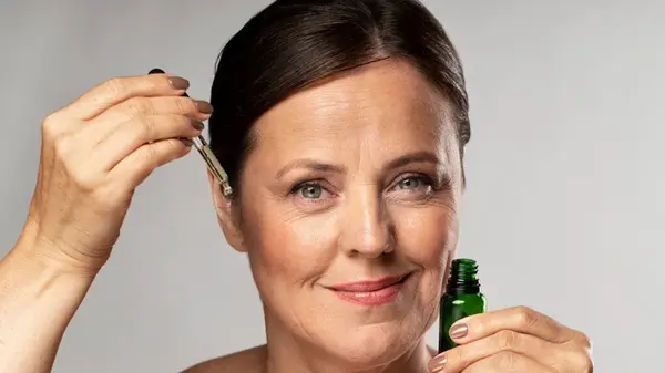 Морщины будут исчезать на глазах: эти эфирные масла вернут вашей коже молодость и упругость