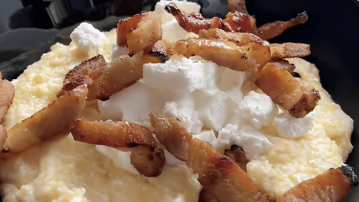 Банош со шкварками и брынзой: классический рецепт украинского блюда