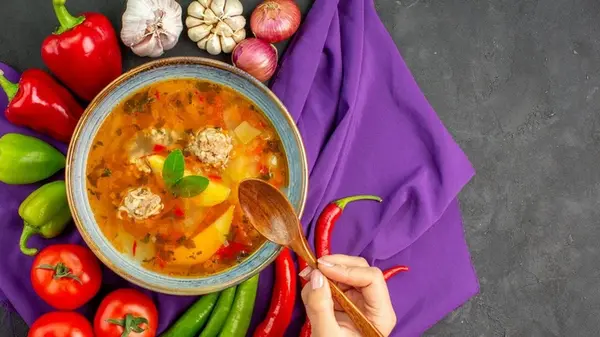 Что добавить в суп вместо зажарки: блюдо будет в разы вкуснее и ароматнее