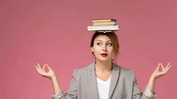 Гениальность — это не о знаниях: три шага, которые помогут стать очень умной личностью