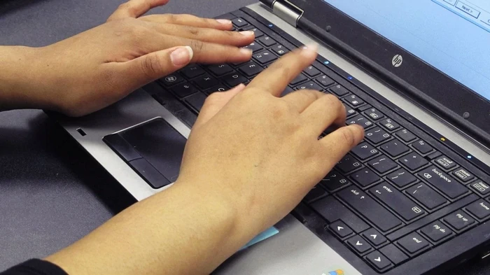 Как очистить клавиатуру ноутбука: полезные советы: полезные советы