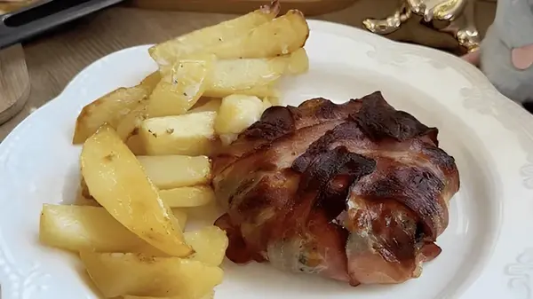 Закрытый жульен в беконе: рецепт идеального блюда к праздничному ужину