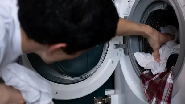 Два колпачка этих средств — и стиральная машина работает, будто новенькая