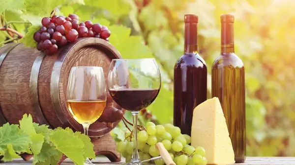 Красное против белого: диетологи рассказали, какое вино лучше употреблять