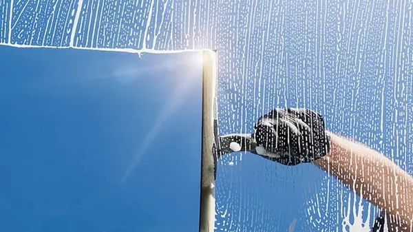 Как помыть окна, чтобы не осталось разводов: полезные советы