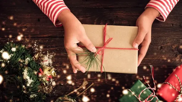 Какие подарки не стоит дарить на Рождество и Новый год: они могут оскорбить