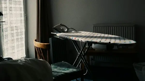 Никакого утюга: простое домашнее средство для идеально гладкой льняной и хлопковой одежды