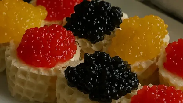 Вафельный рулет с плавленым сыром: рецепт праздничной закуски