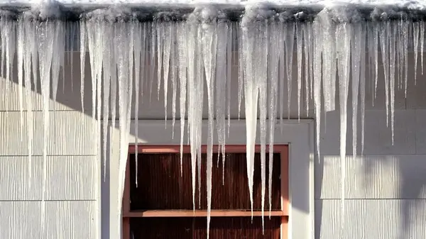 Сэкономите деньги на ремонте: 7 вещей, которые каждый домовладелец должен проверить перед морозами